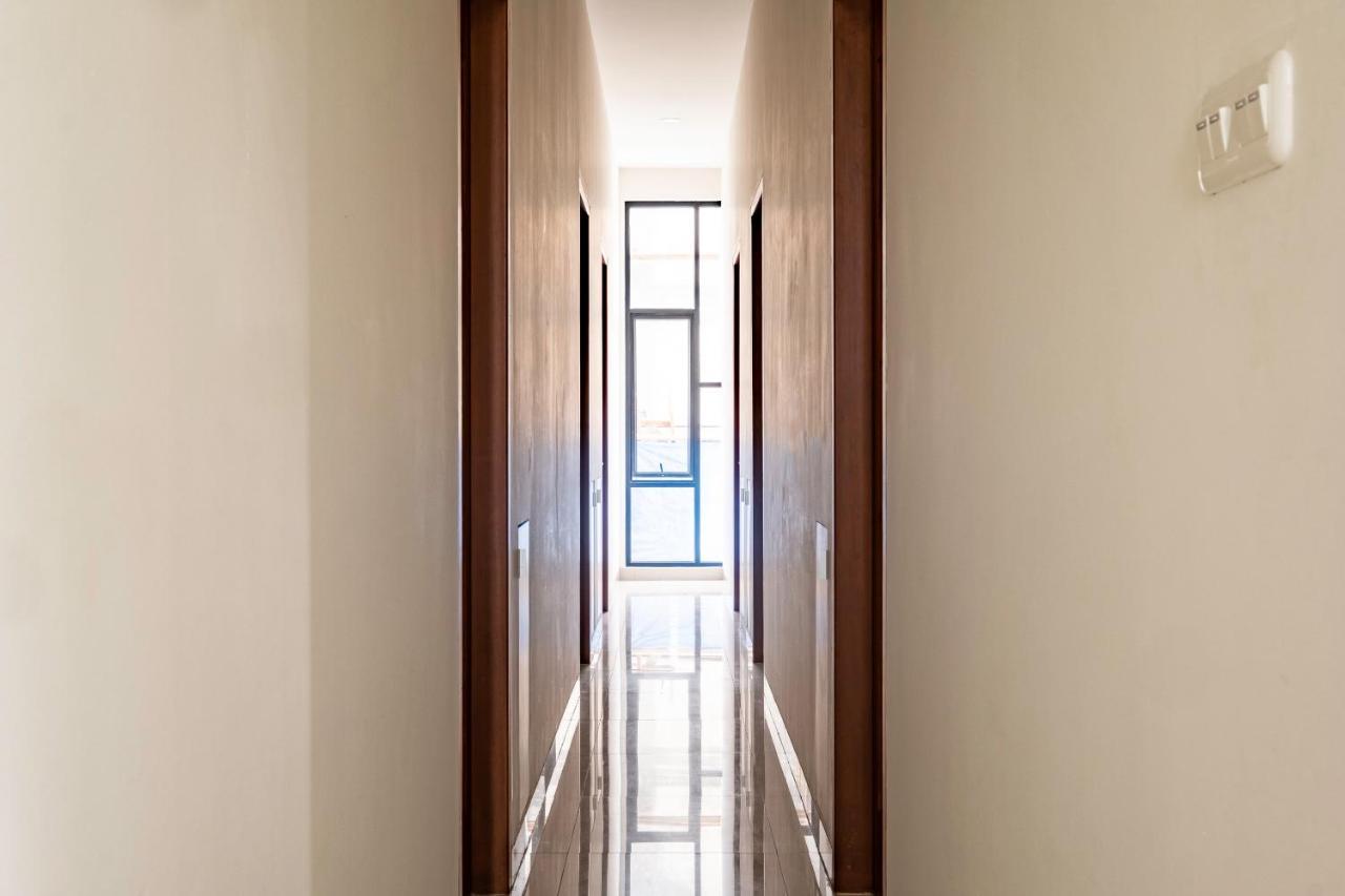 Oyo Life 2673 Rosewood Residence Karawang Extérieur photo